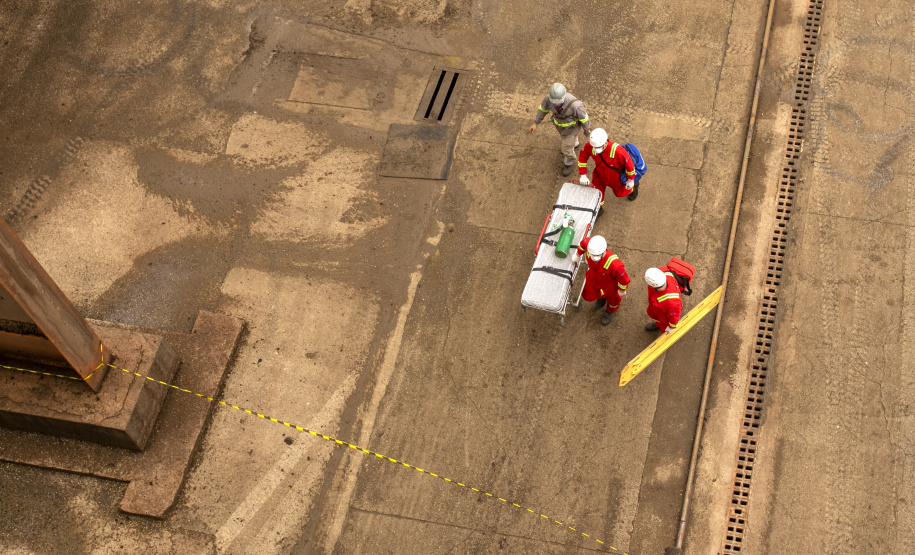 Exercício simulado mobiliza Portos do Paraná contra incêndios em shiploader