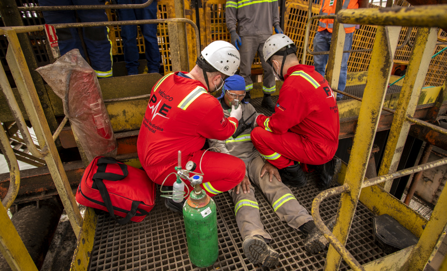 Exercício simulado mobiliza Portos do Paraná contra incêndios em shiploader