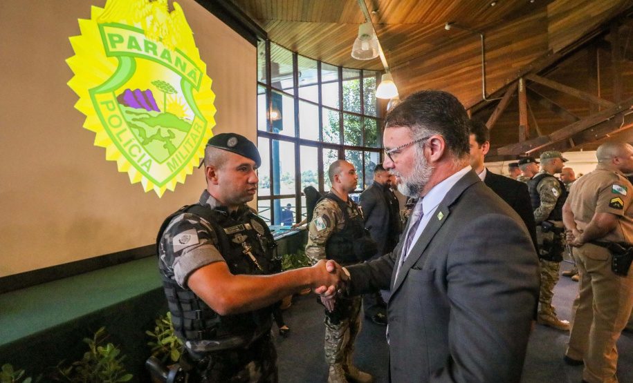 PMPR homenageia militares e autoridades civis no aniversário do BPRv, BPMOA e BOPE