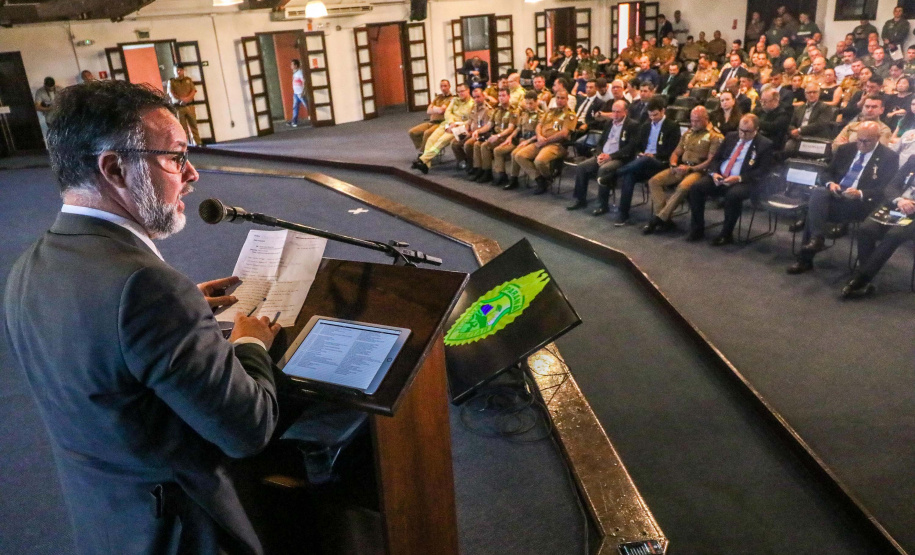PMPR homenageia militares e autoridades civis no aniversário do BPRv, BPMOA e BOPE