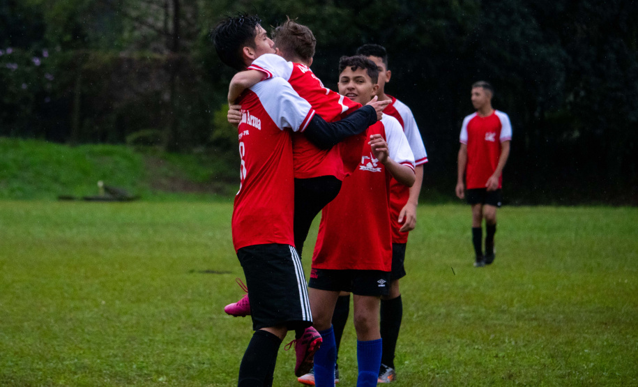 Lapa recebe fase final dos Jogos Escolares Bom de Bola com futebol masculino e feminino
