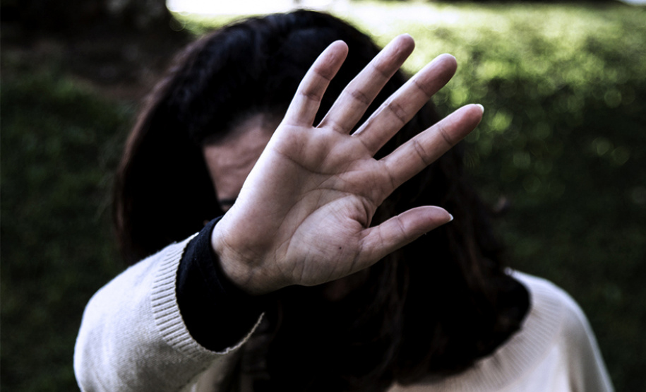 Paraná reforça ações de enfrentamento à violência contra a mulher e acolhimento às vítimas