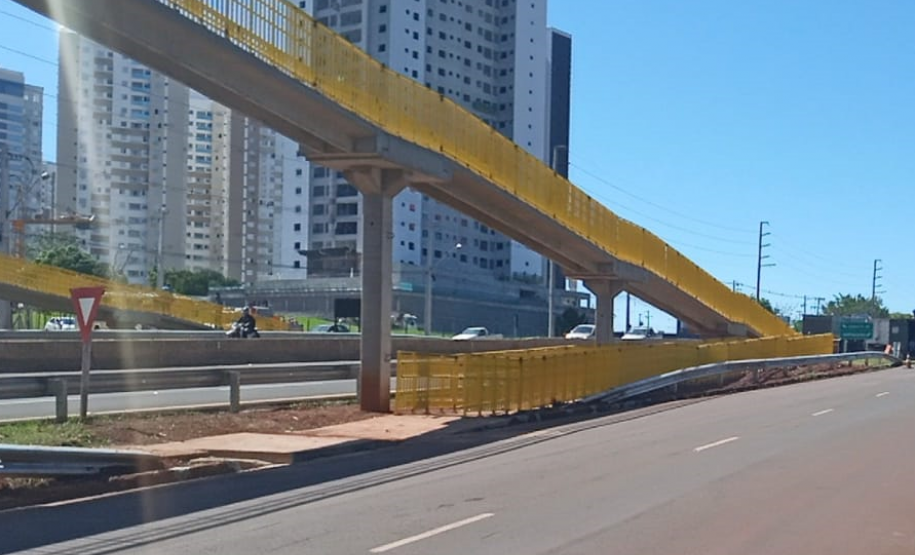Nova passarela na PR-445 em Londrina será liberada para pedestres a partir de 30 de outubro