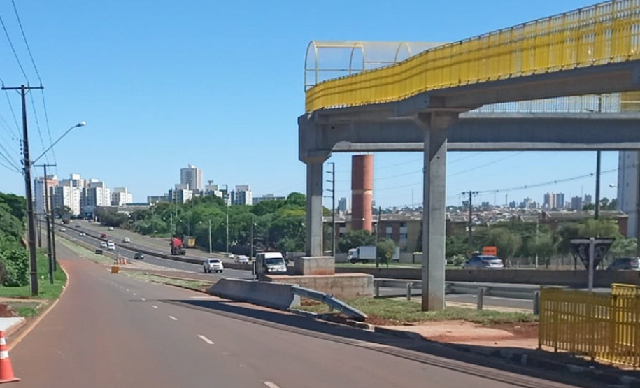 Nova passarela na PR-445 em Londrina será liberada para pedestres a partir de 30 de outubro