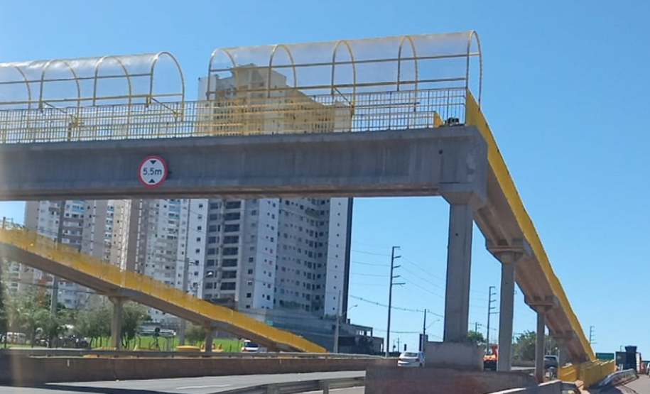 Nova passarela na PR-445 em Londrina será liberada para pedestres a partir de 30 de outubro