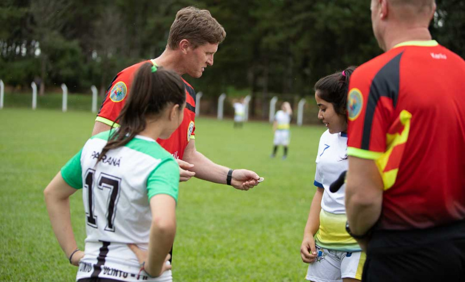 Macrorregional do Paraná Bom de Bola será realizada em quatro municípios Arapongas, Moreira Sales, Palotina e São Mateus do Sul serão sede do evento