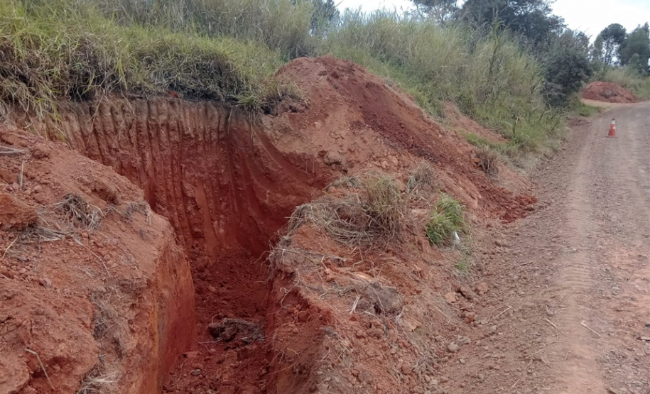Estado faz melhorias em rodovia não pavimentada entre Santana do Itararé e Salto do Itararé