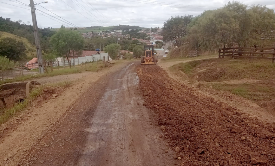 Estado faz melhorias em rodovia não pavimentada entre Santana do Itararé e Salto do Itararé