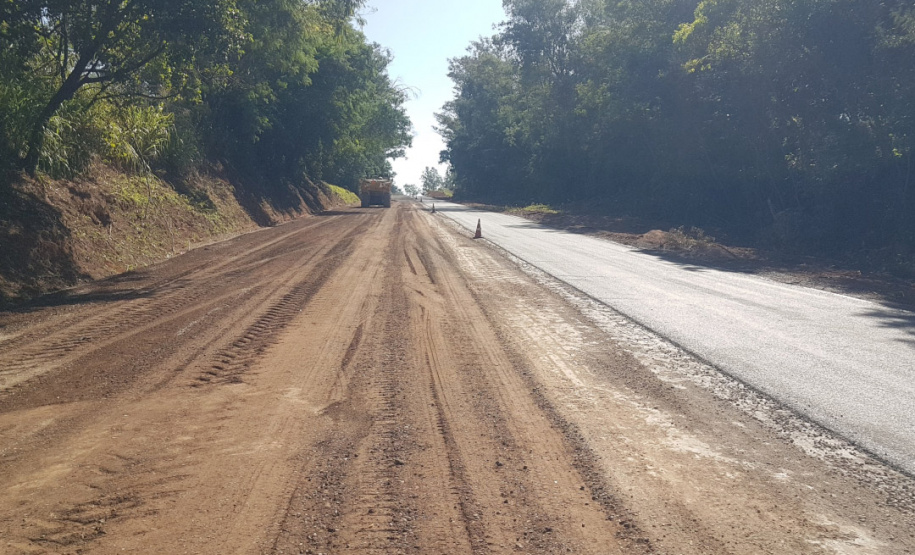 PR-323 recebe novas terceiras faixas entre Doutor Camargo e Iporã