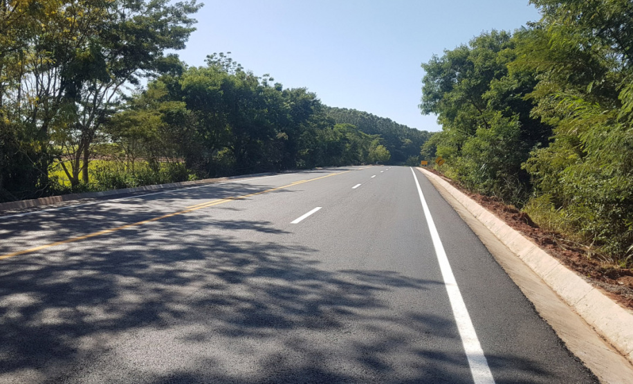 PR-323 recebe novas terceiras faixas entre Doutor Camargo e Iporã