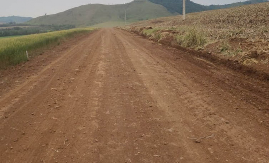 Recuperação da PR-462 beneficia distrito que abriga polo turístico do Centro-Oeste