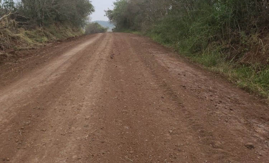 Recuperação da PR-462 beneficia distrito que abriga polo turístico do Centro-Oeste