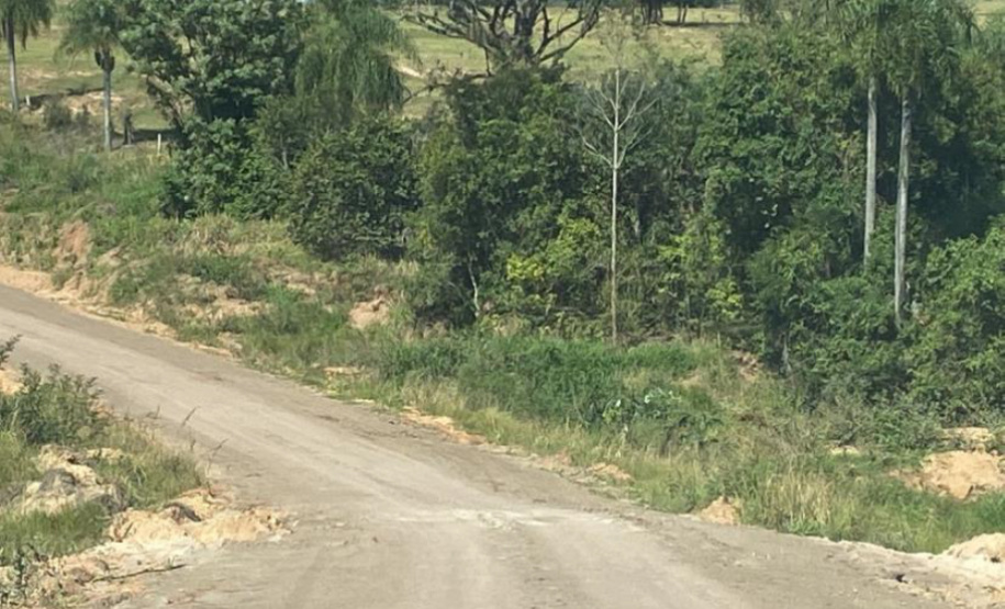 Trecho não pavimentado de rodovia em Loanda recebe serviços de conservação