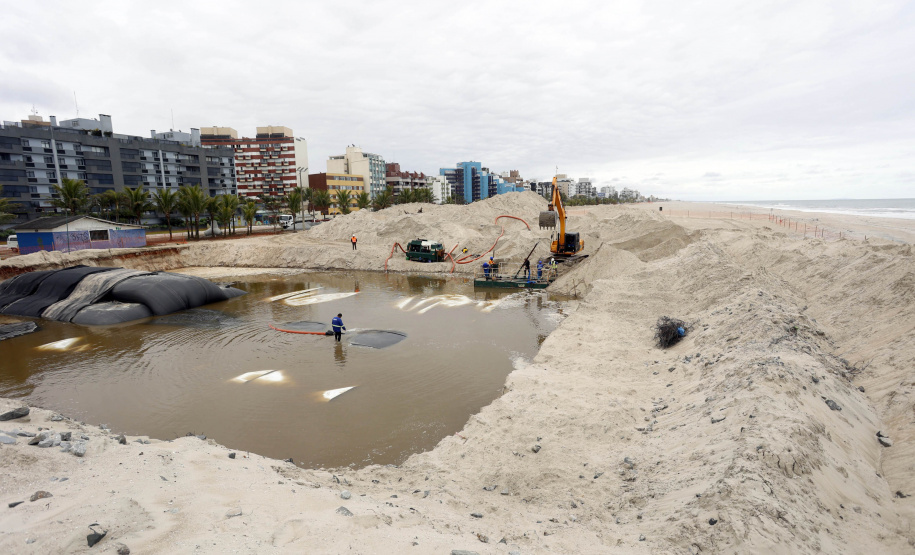 Moradores e comerciantes de Matinhos esperam verão com aumento de turistas e salto econômico após as obras na Orla