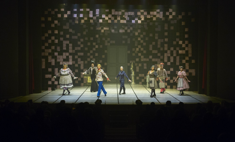 Grupo de dança do Teatro Guaíra leva espetáculo para cinco cidades do Oeste do Paraná