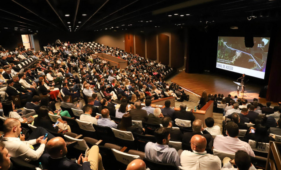 Relevância dos portos paranaenses na importação de fertilizantes é destaque em simpósio