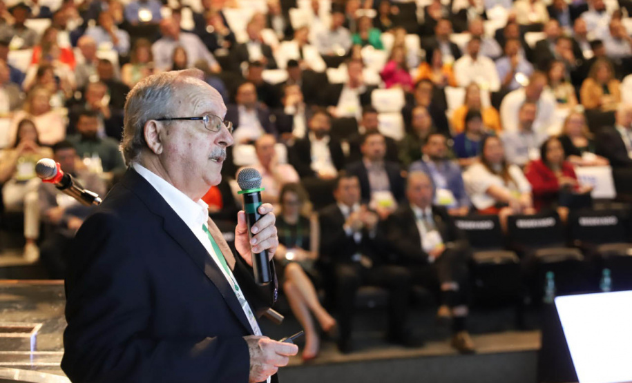 Relevância dos portos paranaenses na importação de fertilizantes é destaque em simpósio