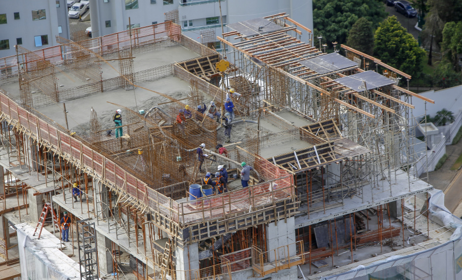 Paraná gera 12,9 mil empregos em setembro e se consolida como melhor do Sul