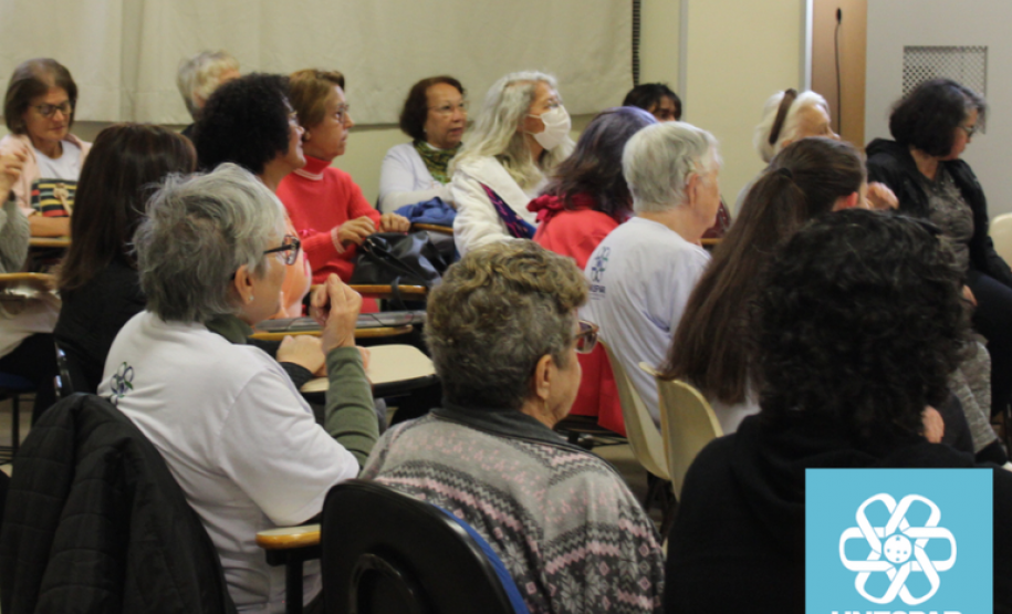 Aos poucos, idosos retornam para as Universidades