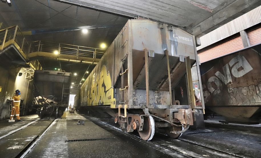 Aumenta transporte ferroviário de carga pelos portos paranaenses