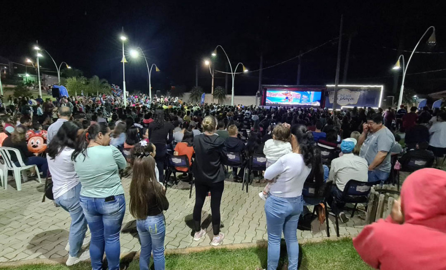 CINEMA NA PRAÇA