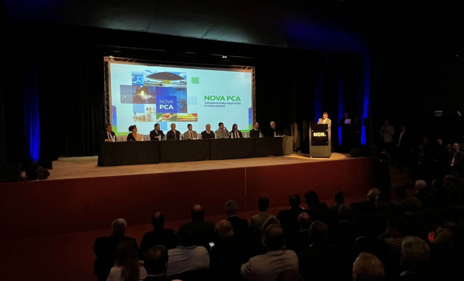 O governador em exercício Darci Piana participou do evento Nova PCA: Cenários para prefeitos e vereadores, realizado pelo Tribunal de Contas do Paraná nesta segunda-feira (10),