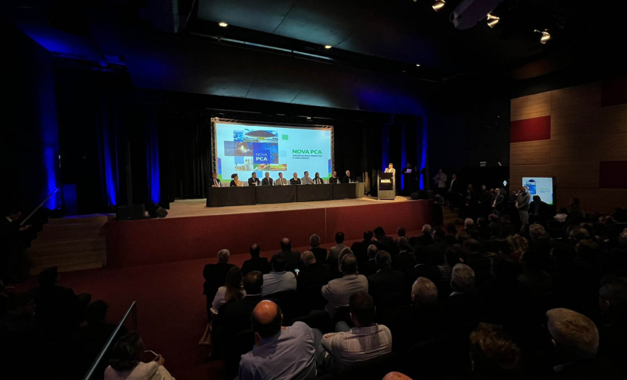 O governador em exercício Darci Piana participou do evento Nova PCA: Cenários para prefeitos e vereadores, realizado pelo Tribunal de Contas do Paraná nesta segunda-feira (10),