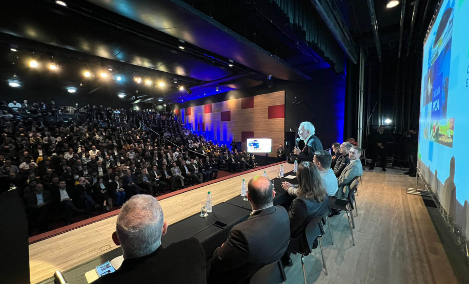 O governador em exercício Darci Piana participou do evento Nova PCA: Cenários para prefeitos e vereadores, realizado pelo Tribunal de Contas do Paraná nesta segunda-feira (10),