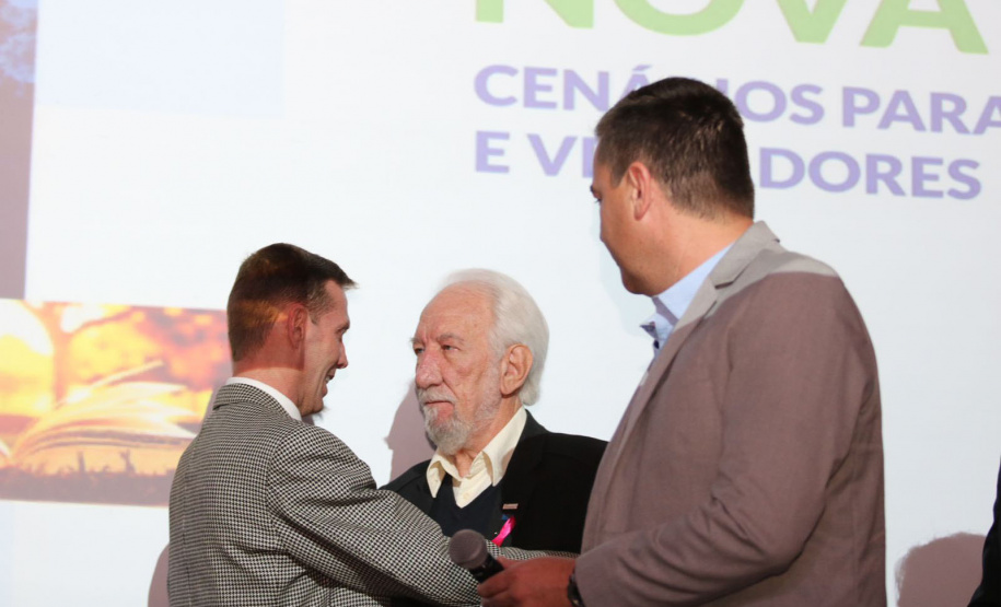 Governador em exercício destaca parceria entre TCE e municípios para aprimorar contas públicas