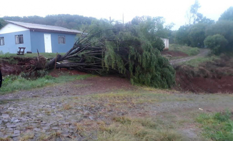 Novo balanço da Defesa Civil aponta 19 municípios atingidos pelas fortes chuvas no Paraná