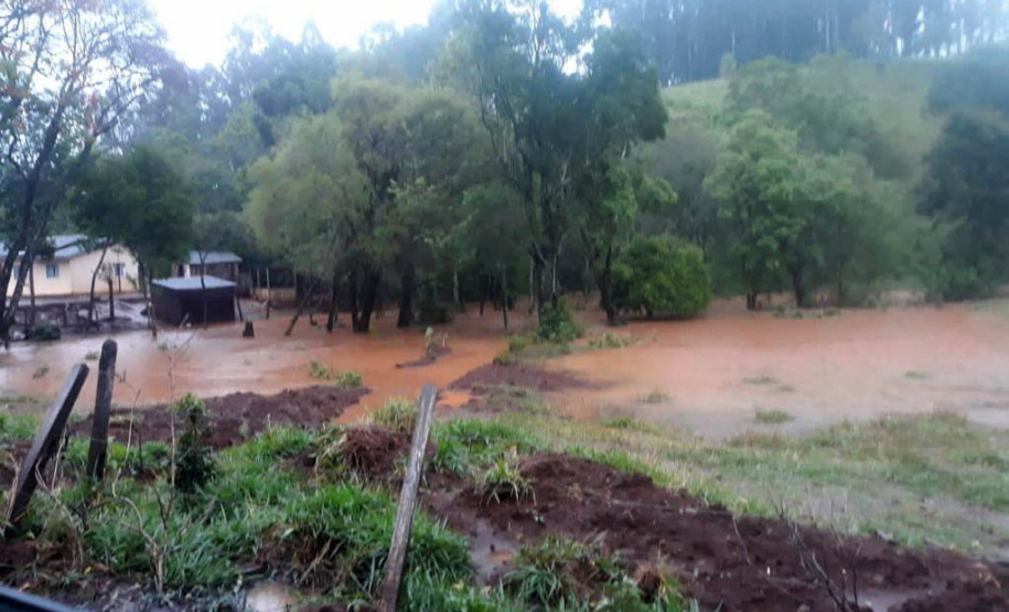 Novo balanço da Defesa Civil aponta 19 municípios atingidos pelas fortes chuvas no Paraná
