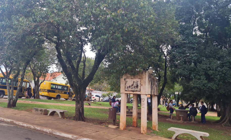 Cinema na Praça - Bela Vista do Paraíso