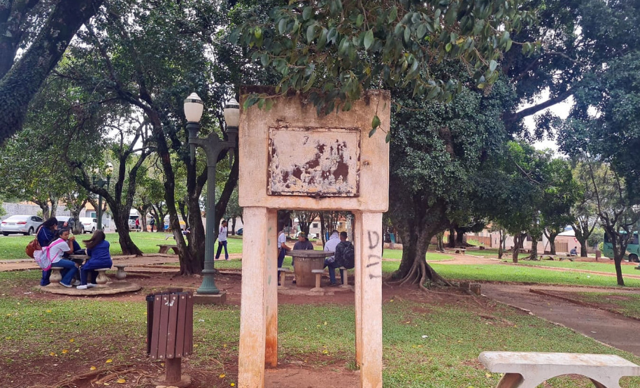 Cinema na Praça - Bela Vista do Paraíso