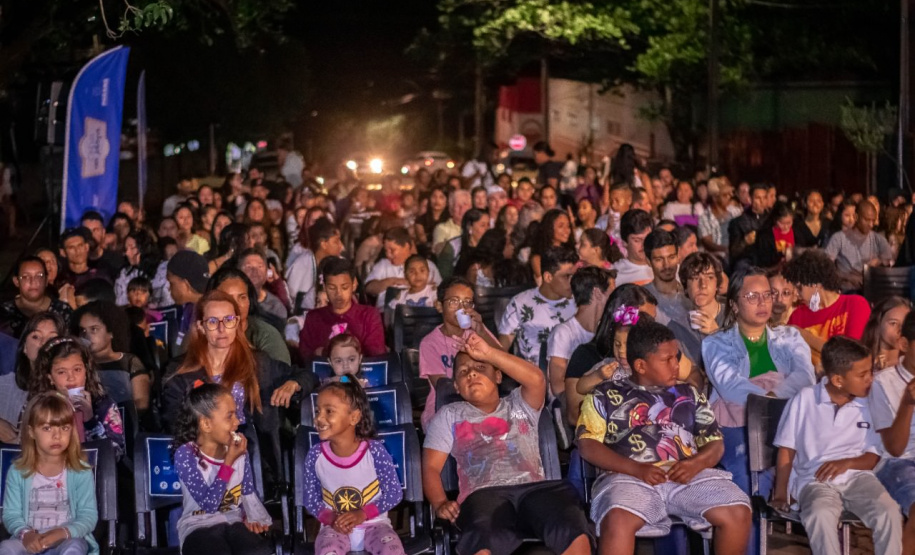 Cinema na Praça - Bela Vista do Paraíso