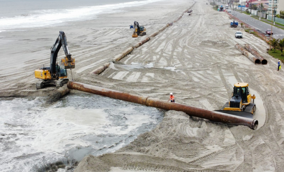 Litoral do Paraná conta com areia da praia renovada antes da data prevista