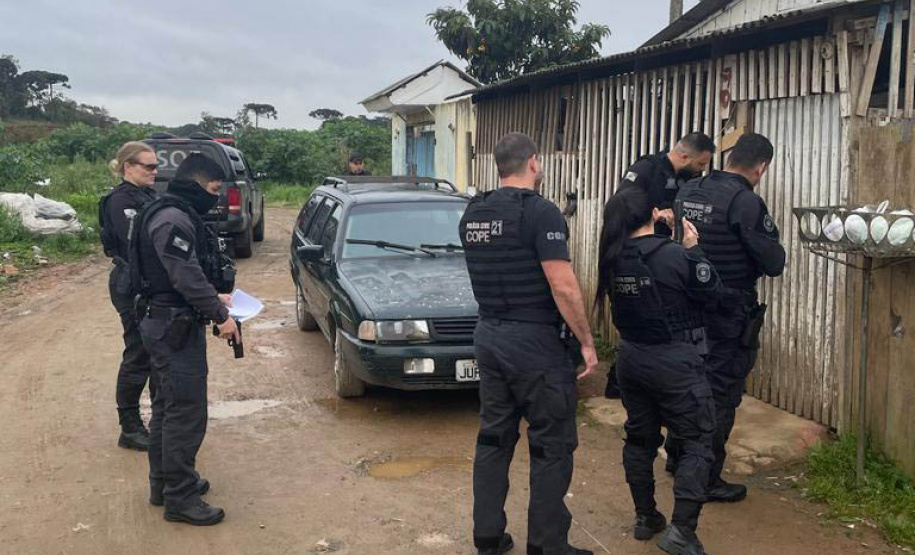 Operação conjunta entre Polícias Penal e Civil cumpre cinco mandados de prisão