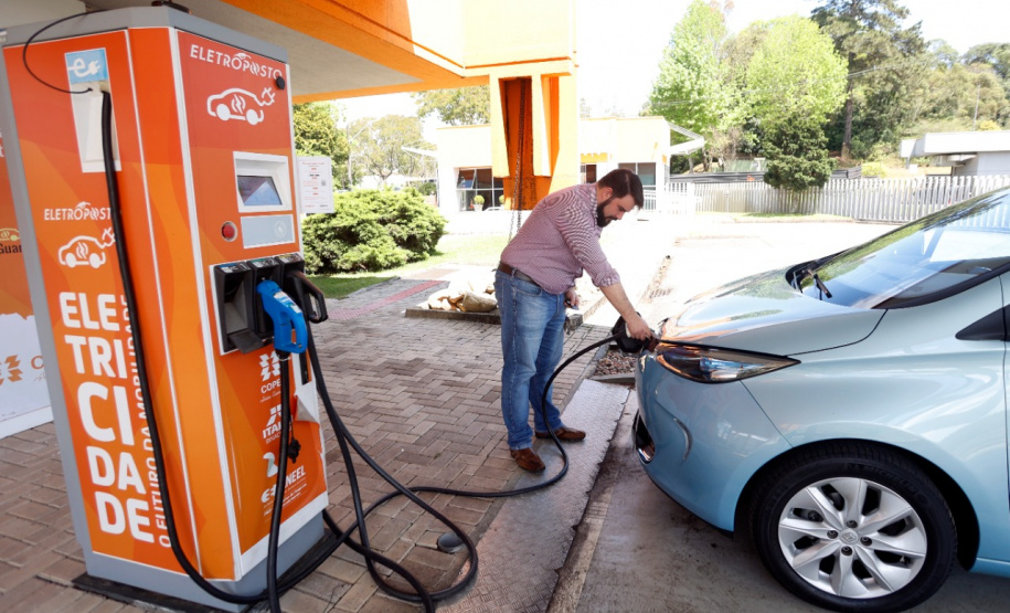 Com incentivo e ampliação de estrutura, Paraná avança na eletromobilidade