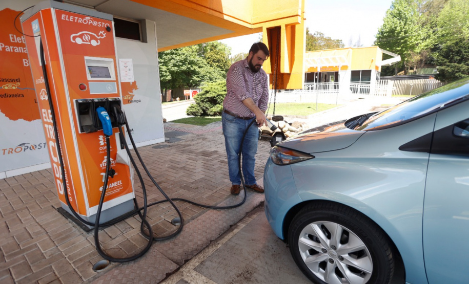 Com incentivo e ampliação de estrutura, Paraná avança na eletromobilidade