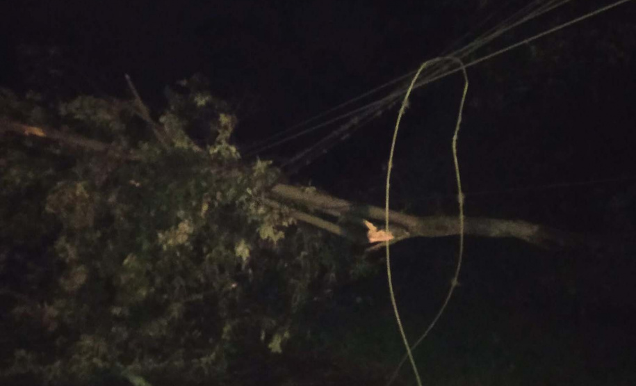 Copel trabalha para reestabelecer energia em locais atingidos por temporais- Região Vale do Ivaí -