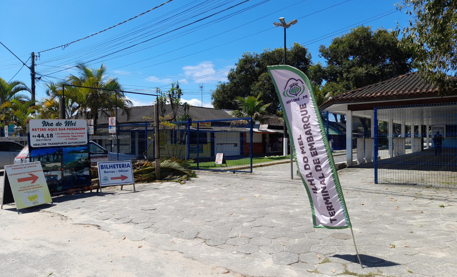 Agepar lança campanha de conscientização para usuários da travessia da Ilha do Mel
