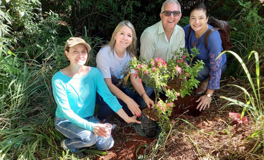 Rios de Cascavel recebem flores e árvores