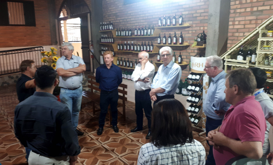 Produtores de uva de Mariópolis recebem recursos do Estado para ampliar industrialização de sucos e vinhos