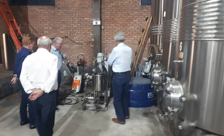 Produtores de uva de Mariópolis recebem recursos do Estado para ampliar industrialização de sucos e vinhos