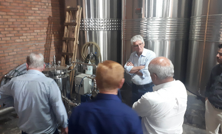 Produtores de uva de Mariópolis recebem recursos do Estado para ampliar industrialização de sucos e vinhos