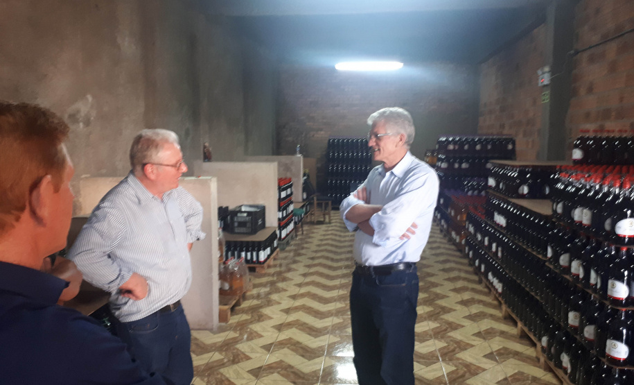 Produtores de uva de Mariópolis recebem recursos do Estado para ampliar industrialização de sucos e vinhos