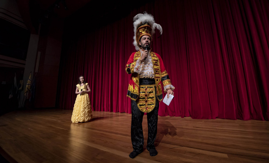 Quase 8 mil crianças da região de Francisco Beltrão participaram das atividades do projeto Crianças no Teatro, entre os dias 26 e 28 de outubro.