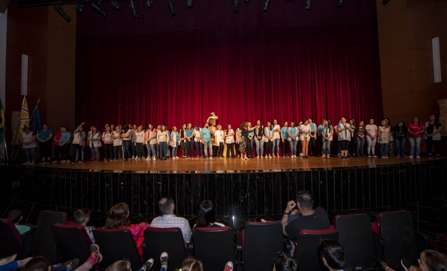 Quase 8 mil crianças da região de Francisco Beltrão participaram das atividades do projeto Crianças no Teatro, entre os dias 26 e 28 de outubro.