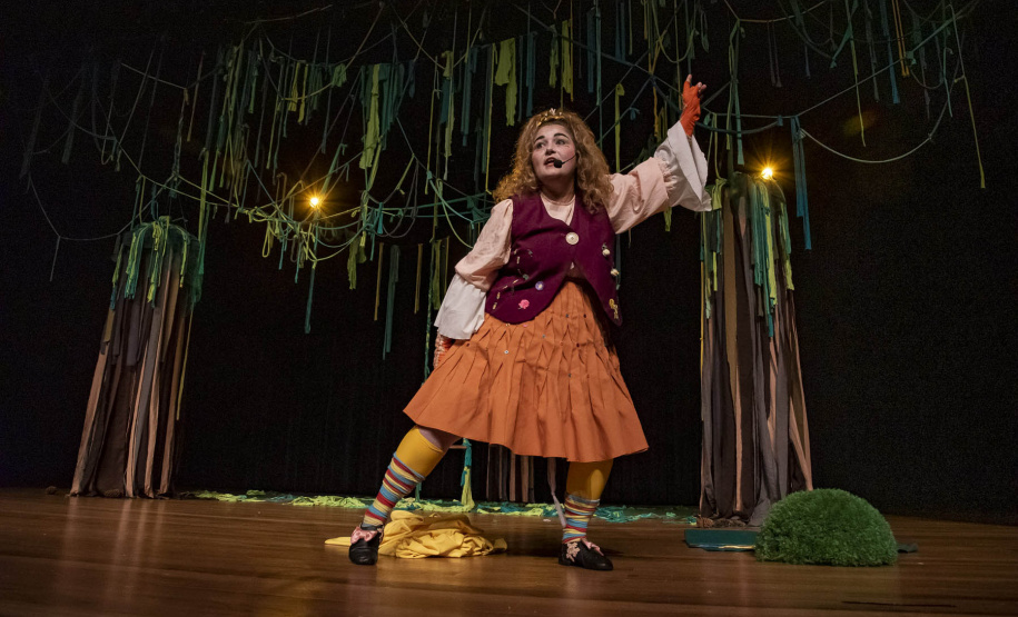 Quase 8 mil crianças da região de Francisco Beltrão participaram das atividades do projeto Crianças no Teatro, entre os dias 26 e 28 de outubro.