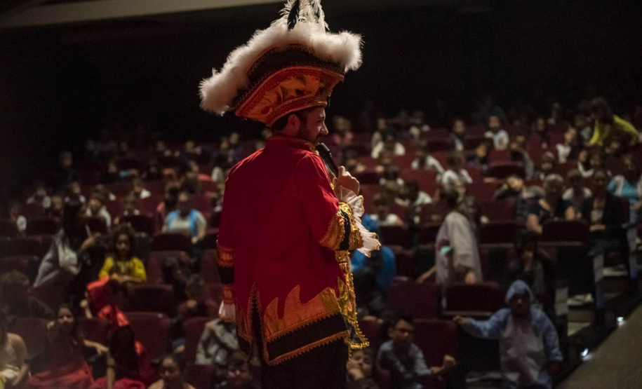 Quase 8 mil crianças da região de Francisco Beltrão participaram das atividades do projeto Crianças no Teatro, entre os dias 26 e 28 de outubro.
