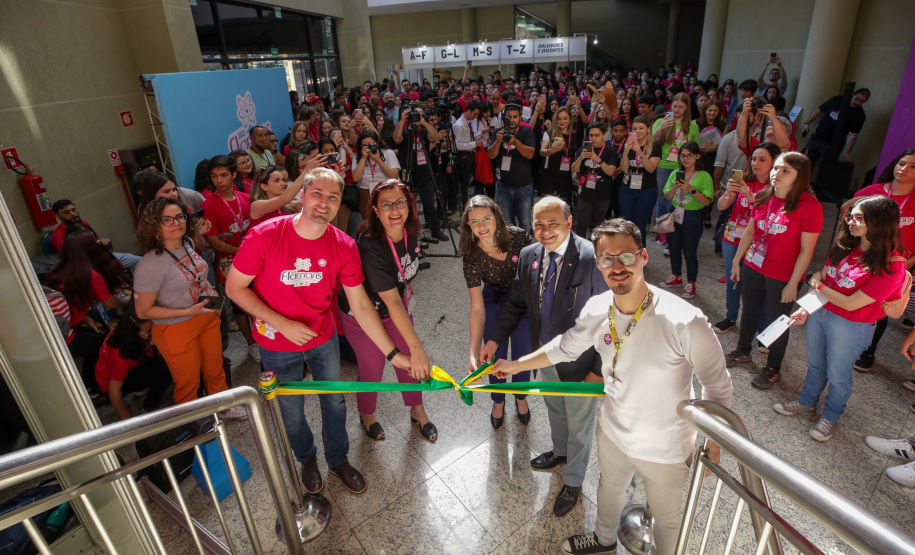 Alunos da rede recebem prêmios por projetos científicos apresentados na FIciencias
